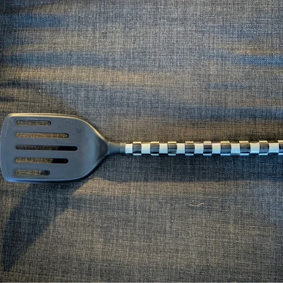 items around the house…kitchen - Picture 4 of 13